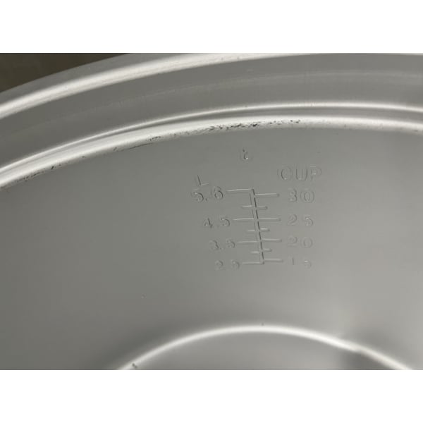 Scratch and Dent Town 57138 74 Cup (37 Cup Raw) Electric Rice Cooker / Warmer - 230V, 1950W