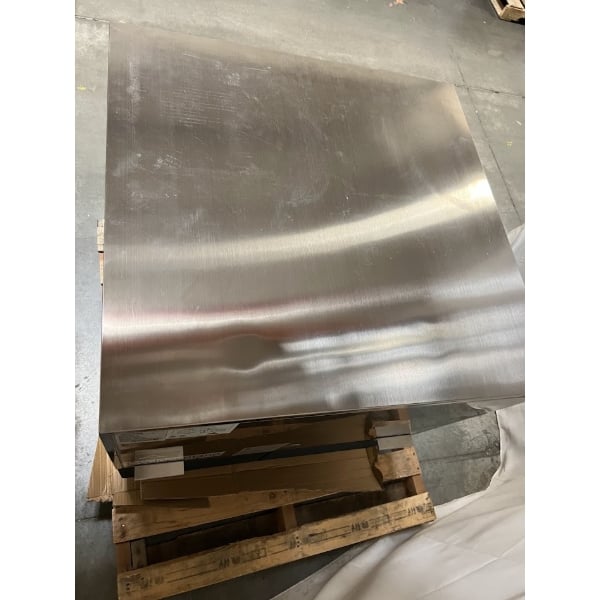 Scratch and Dent Avantco SF-5 30" Countertop Blast Chiller / Freezer 31 lb. / 26 lb.