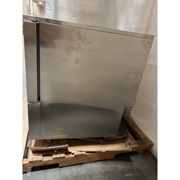 Scratch and Dent Avantco SF-5 30" Countertop Blast Chiller / Freezer 31 lb. / 26 lb.