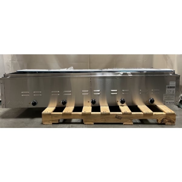 Scratch and Dent Avantco STE-5S Five Pan Open Well Electric Steam Table with Undershelf - 208/240V, 3750W