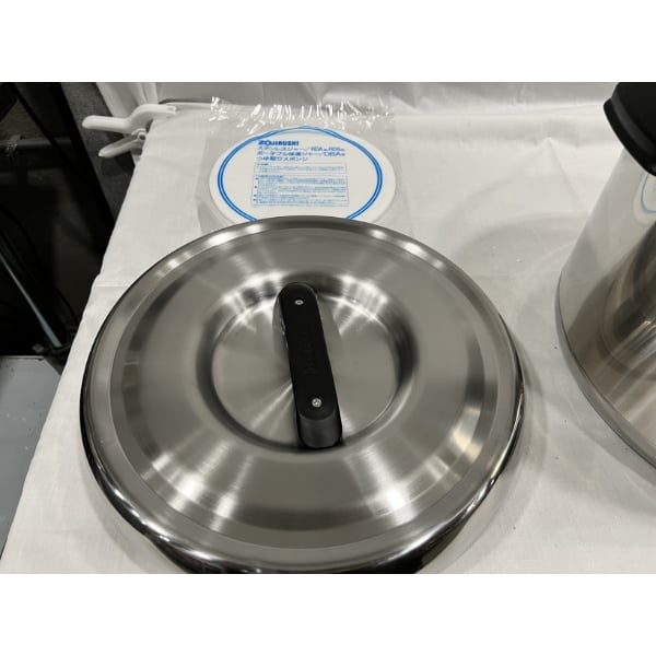 Scratch and Dent Zojirushi RDS-600 66 Cup (Cooked) Stainless Steel Sushi Rice Container