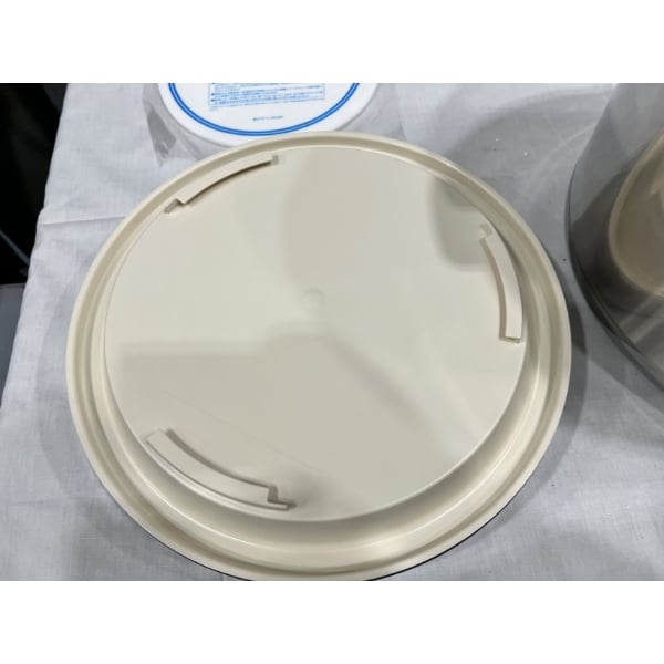 Scratch and Dent Zojirushi RDS-600 66 Cup (Cooked) Stainless Steel Sushi Rice Container