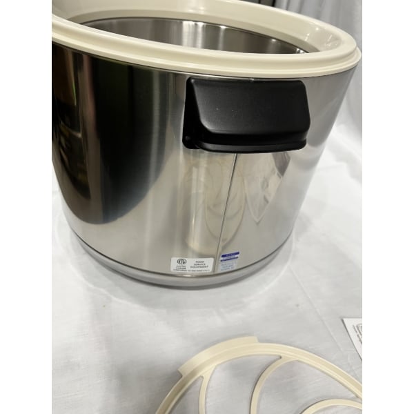Scratch and Dent Zojirushi RDS-600 66 Cup (Cooked) Stainless Steel Sushi Rice Container