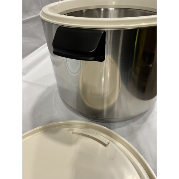 Scratch and Dent Zojirushi RDS-600 66 Cup (Cooked) Stainless Steel Sushi Rice Container