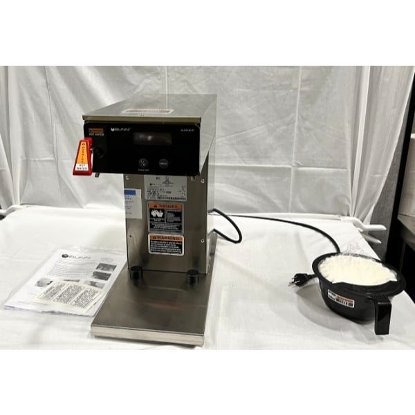 Scratch and Dent Bunn 38700.0011 Axiom DV-TC Thermal Carafe Coffee Brewer - Dual Voltage