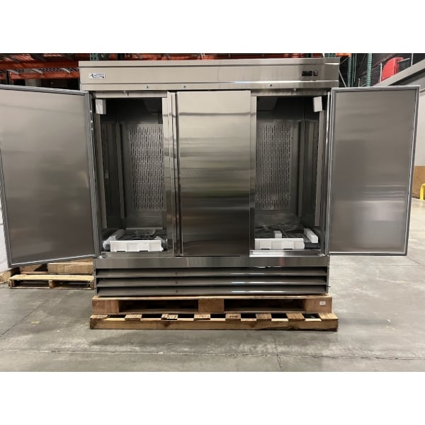 Scratch and Dent Avantco SS-3F-HC 81 5/16" Stainless Steel Solid Door Reach-In Freezer