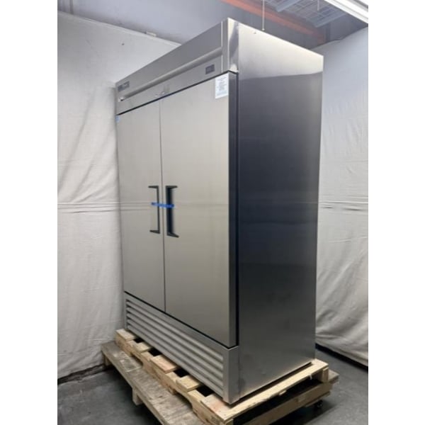 Scratch and Dent True TS-49-HC 54 1/8" Stainless Steel Solid Door Reach-In Refrigerator