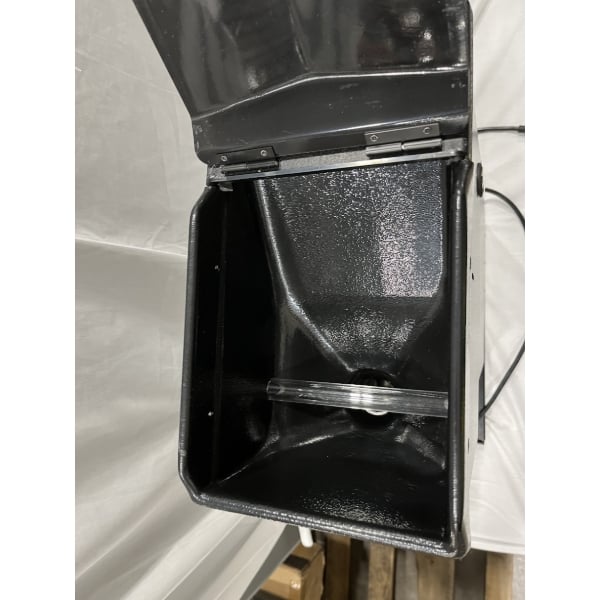 Scratch and Dent Bunn 22100.0000 G3 HD 3 lb. Black Bulk Coffee Grinder - 120V