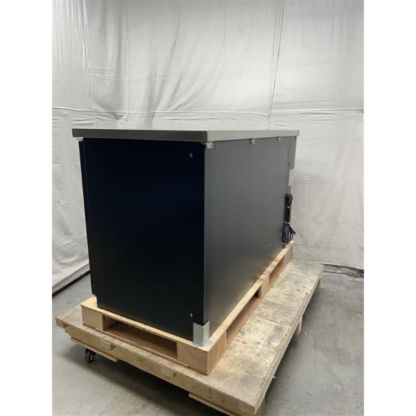 Scratch and Dent Avantco UDD-2-HC Four Tap Kegerator Beer Dispenser - Black, (2) 1/2 Keg Capacity