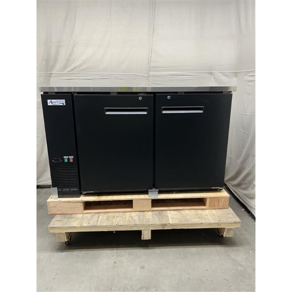 Scratch and Dent Avantco UDD-2-HC Four Tap Kegerator Beer Dispenser - Black, (2) 1/2 Keg Capacity