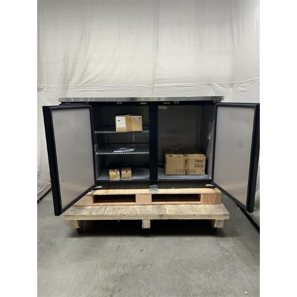 Scratch and Dent Avantco UDD-2-HC Four Tap Kegerator Beer Dispenser - Black, (2) 1/2 Keg Capacity