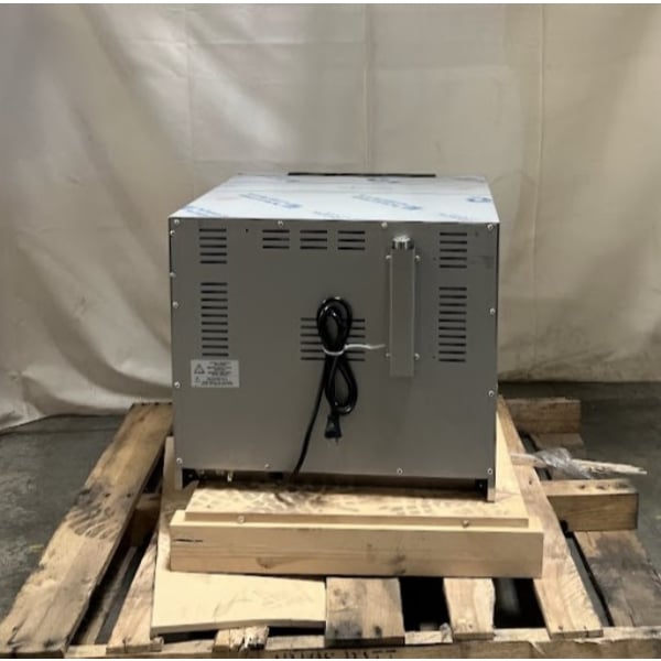 Scratch and Dent Moffat E23M3-T Turbofan Single-Deck Half-Size Electric Convection Oven with Manual Controls - 220-240V, 1 Phase, 3 kW