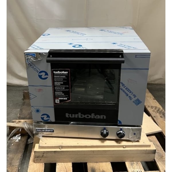 Scratch and Dent Moffat E23M3-T Turbofan Single-Deck Half-Size Electric Convection Oven with Manual Controls - 220-240V, 1 Phase, 3 kW