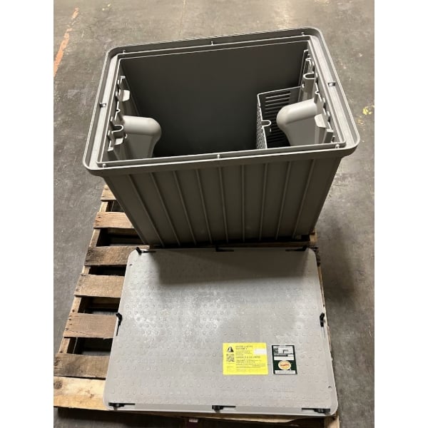 Scratch and Dent Endura 3950A04 100 lb. 50 GPM Grease Trap with 4" Hub