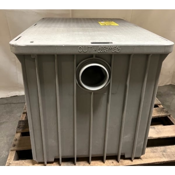 Scratch and Dent Endura 3950A04 100 lb. 50 GPM Grease Trap with 4" Hub