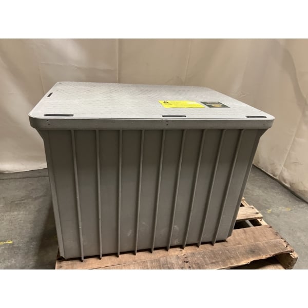 Scratch and Dent Endura 3950A04 100 lb. 50 GPM Grease Trap with 4" Hub