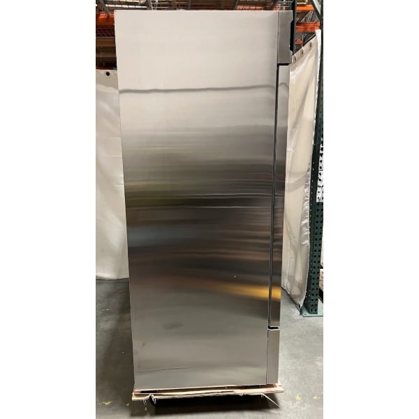 Scratch and Dent Avantco SS-3R-HC 81 5/16" Stainless Steel Solid Door Reach-In Refrigerator