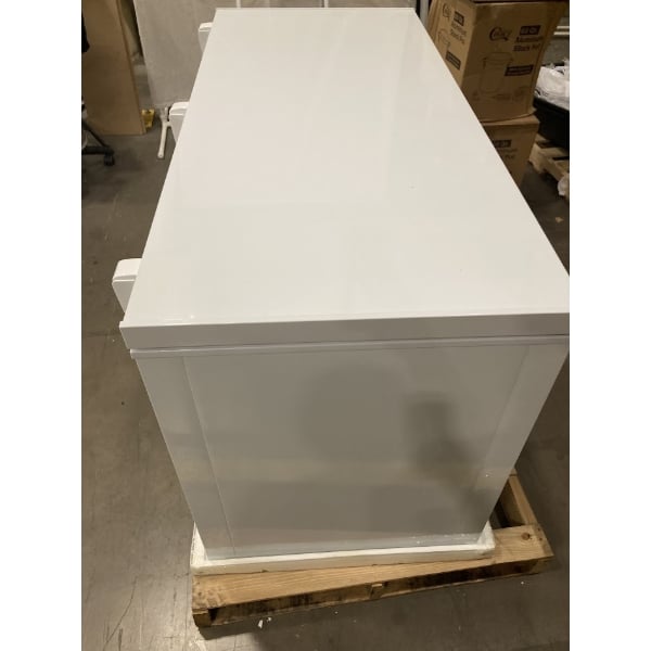 Scratch and Dent Galaxy CF16HC Commercial Chest Freezer - 15.9 cu. ft.