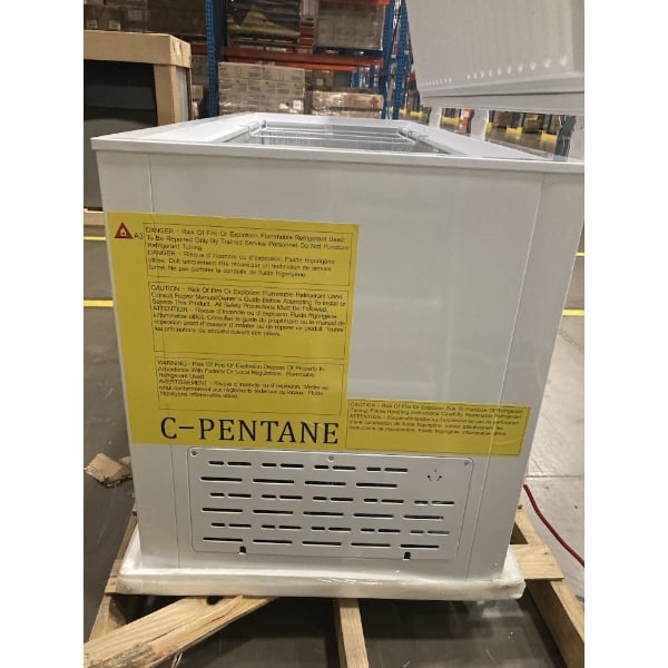 Scratch and Dent Galaxy CF16HC Commercial Chest Freezer - 15.9 cu. ft.