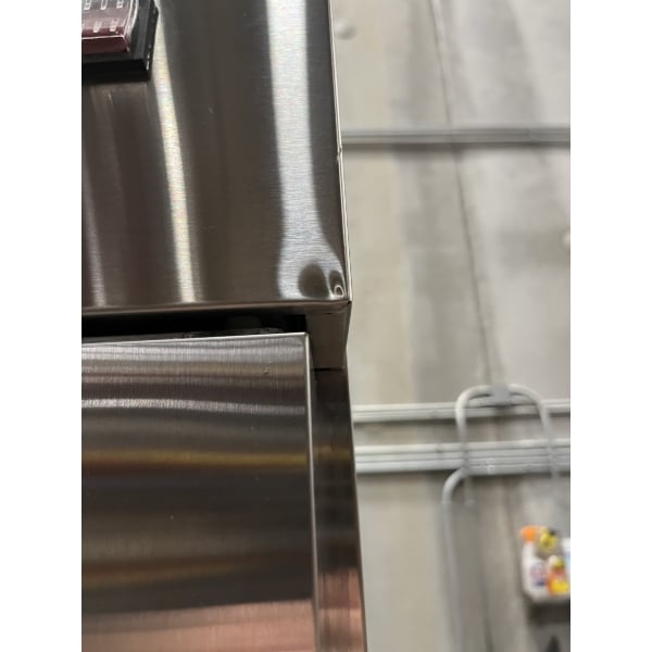 Scratch and Dent Avantco A-23R-HC 29" Solid Door Reach-In Refrigerator