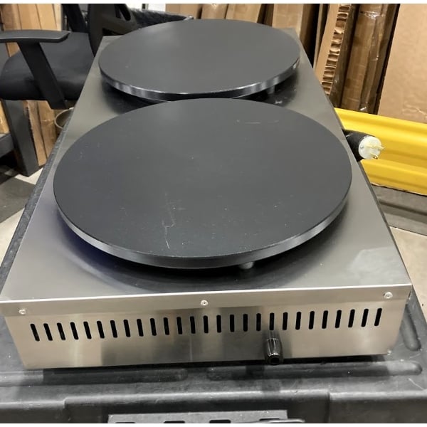 Scratch and Dent Carnival King TCM16DBL 16" Dual Non-Stick Crepe Maker - 208/240V