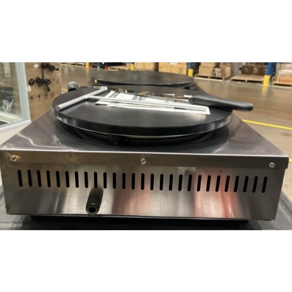 Scratch and Dent Carnival King TCM16DBL 16" Dual Non-Stick Crepe Maker - 208/240V