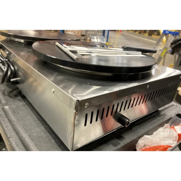 Scratch and Dent Carnival King TCM16DBL 16" Dual Non-Stick Crepe Maker - 208/240V