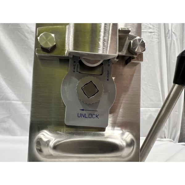 Scratch and Dent Edlund 270 Two-Speed Tabletop Heavy-Duty Electric Can Opener - 230V