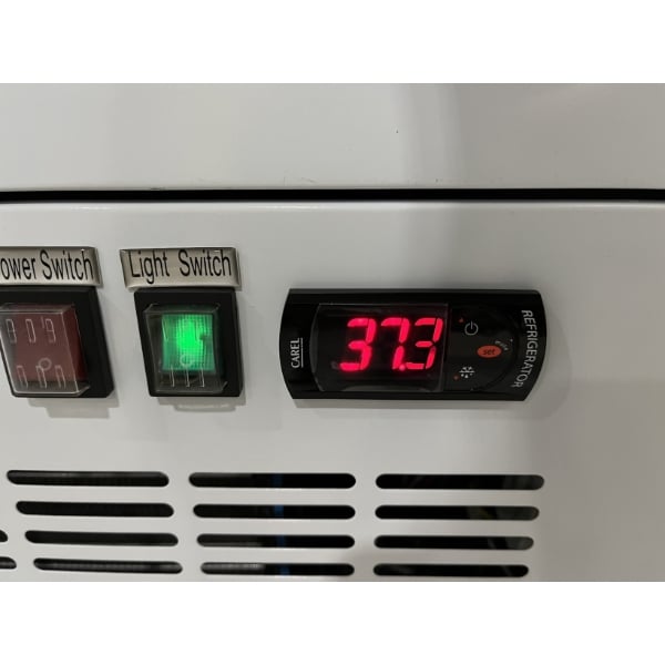 Scratch and Dent Avantco DDLC-50-W 50" White Square Glass Refrigerated Double-Duty Deli Case