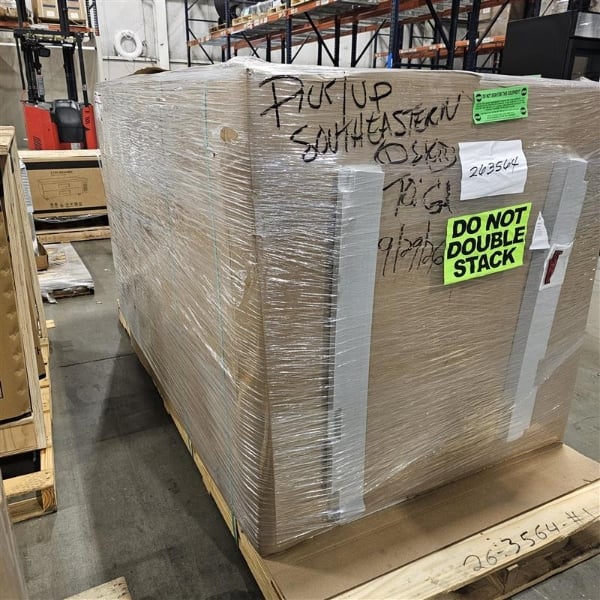 Scratch and Dent Amerikooler QF060677**F 6' x 6' x 7' 7" Quick Ship Indoor Box Only Walk-In Freezer with Aluminum Floor