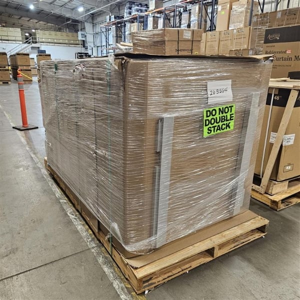 Scratch and Dent Amerikooler QF060677**F 6' x 6' x 7' 7" Quick Ship Indoor Box Only Walk-In Freezer with Aluminum Floor