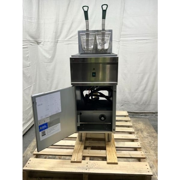 Scratch and Dent Avantco EF40-240-1 40 lb. Electric Floor Fryer - 240V, 1 Phase