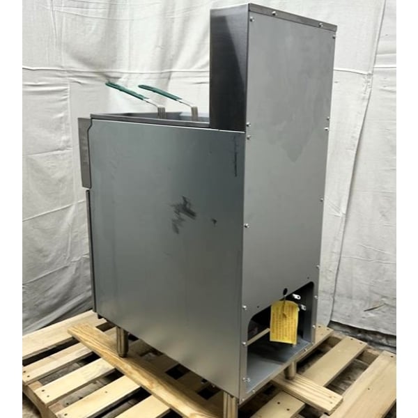 Scratch and Dent Avantco EF40-240-1 40 lb. Electric Floor Fryer - 240V, 1 Phase