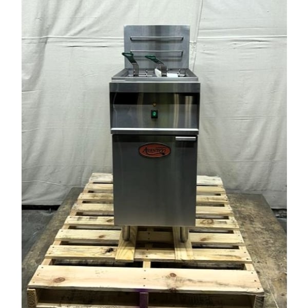Scratch and Dent Avantco EF40-240-3 40 lb. Electric Floor Fryer - 240V, 3 Phase