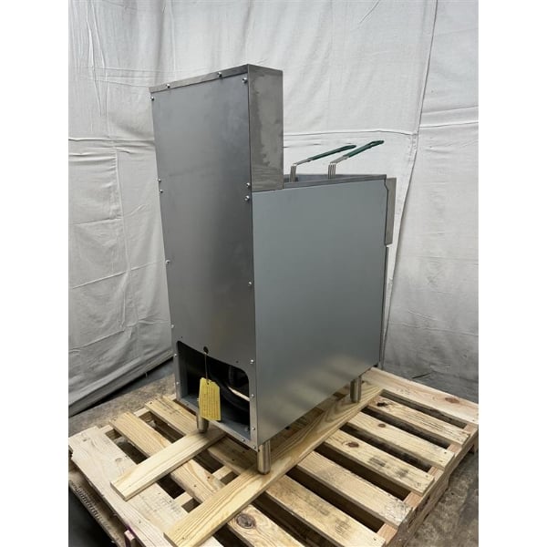 Scratch and Dent Avantco EF40-240-3 40 lb. Electric Floor Fryer - 240V, 3 Phase
