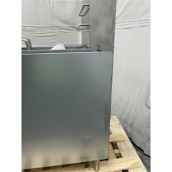 Scratch and Dent Avantco EF40-240-3 40 lb. Electric Floor Fryer - 240V, 3 Phase