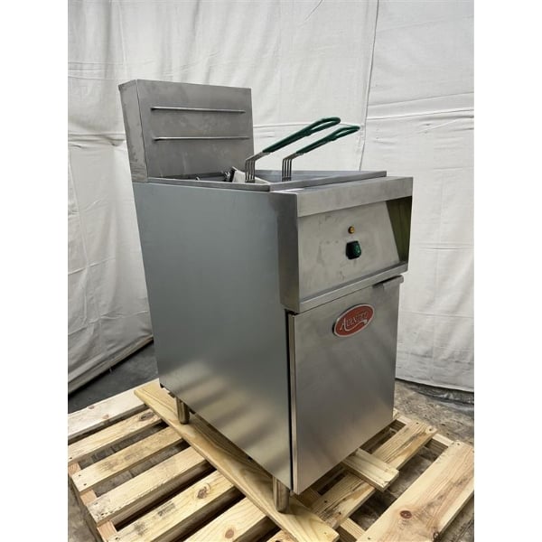 Scratch and Dent Avantco EF40-240-3 40 lb. Electric Floor Fryer - 240V, 3 Phase