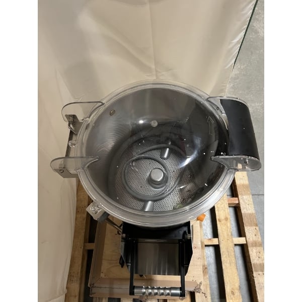 Scratch and Dent Avantco PPF40 40 lb. Floor Potato Peeler - 120V, 1 1/2 hp