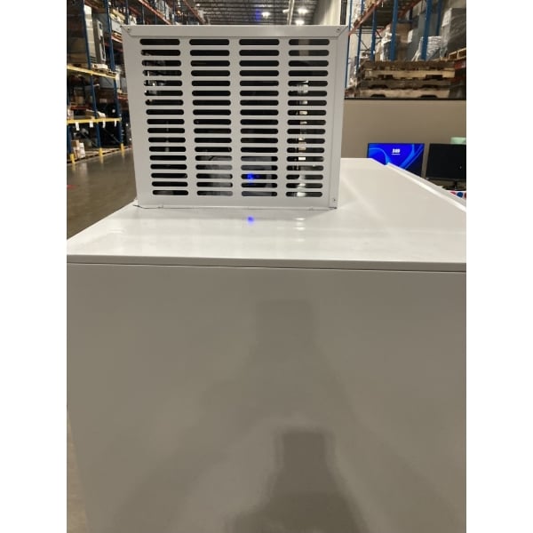Scratch and Dent Leer 40CSL-R290 50 1/2" Outdoor Cold Wall Ice Merchandiser with Slanted Front and Galvanized Steel Door