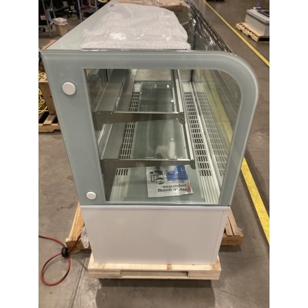 Scratch and Dent Avantco BC-60-HC 60" Curved Glass White Refrigerated Bakery Display Case