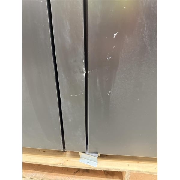 Scratch and Dent Avantco UDD-4-HC (2) Four Tap Kegerator Beer Dispenser - Black, (3) 1/2 Keg Capacity