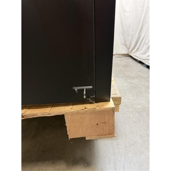 Scratch and Dent Avantco UDD-4-HC (2) Four Tap Kegerator Beer Dispenser - Black, (3) 1/2 Keg Capacity