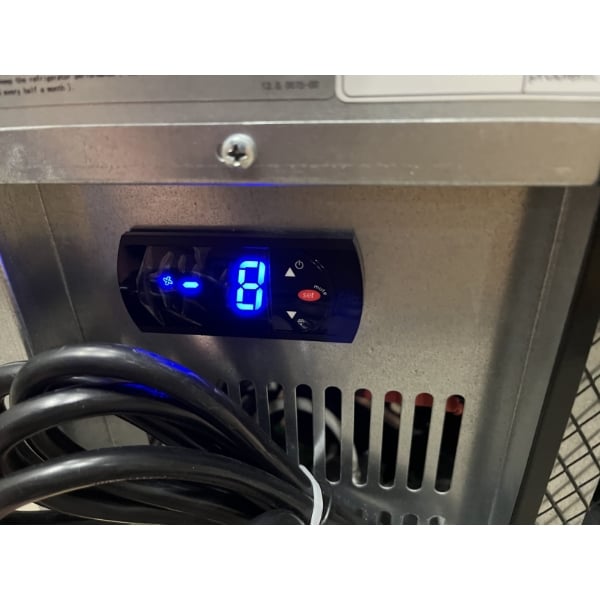 Scratch and Dent Avantco AU-27F 27" Undercounter Freezer