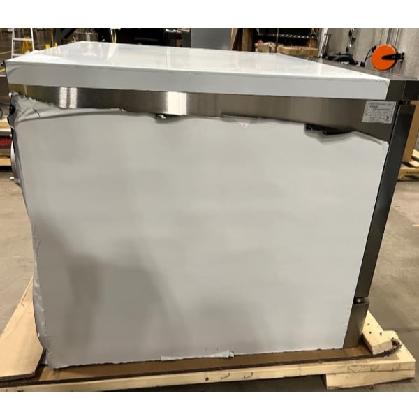 Scratch and Dent Blodgett ZEPHAIRE-200-E Single Deck Full Size Bakery Depth Electric Convection Oven with Draft Diverter -208V, 3 Phase, 11kW