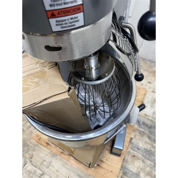 Scratch and Dent Avantco MX20WFB 20 Qt. Planetary Stand Mixer with Guard, Standard Accessories, & Flexible Silicone Blade Scraper - 120V, 1 1/2 hp