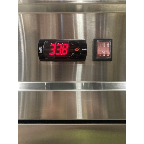 Scratch and Dent Avantco SS-3R-HC 81 5/16" Stainless Steel Solid Door Reach-In Refrigerator
