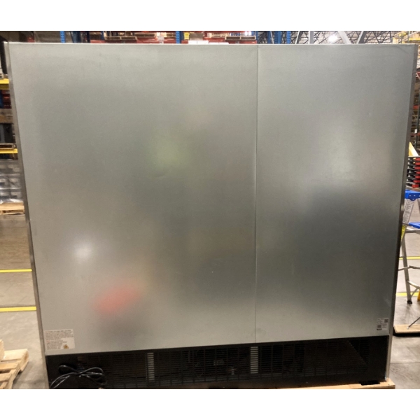 Scratch and Dent Avantco SS-3R-HC 81 5/16" Stainless Steel Solid Door Reach-In Refrigerator