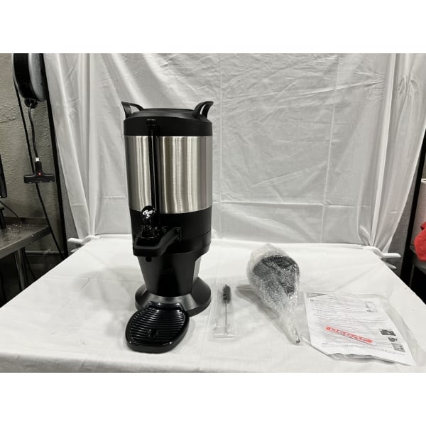 Scratch and Dent Curtis TXSG1501S600 ThermoPro 1.5 Gallon Vacuum Server with Stylized Base
