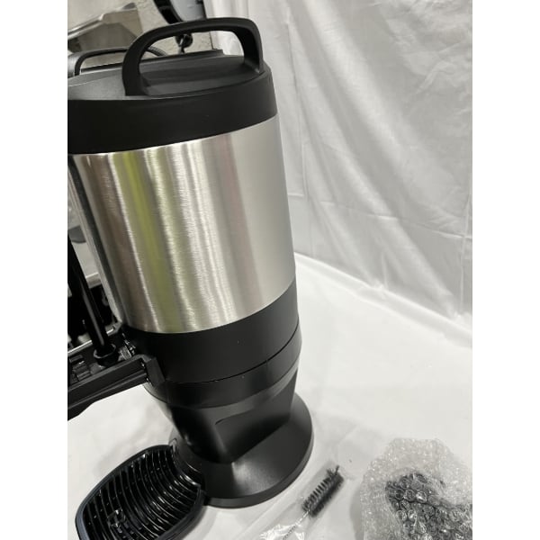 Scratch and Dent Curtis TXSG1501S600 ThermoPro 1.5 Gallon Vacuum Server with Stylized Base