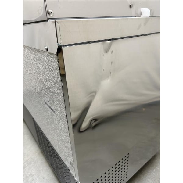 Scratch and Dent MainStreet Equipment 60" Mega Top 2 Door Refrigerated Sandwich Prep Table